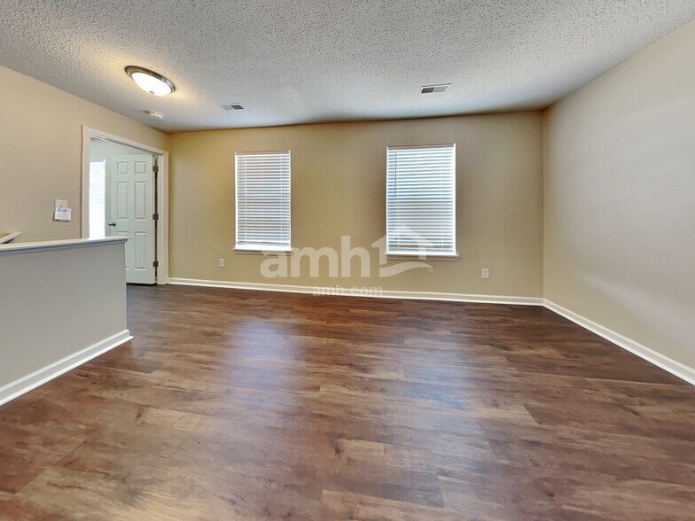 Building Photo - 656 Rocky Meadow Dr