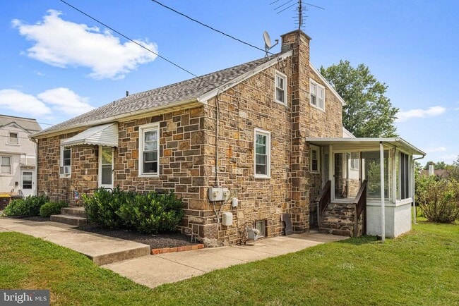 Primary Photo - 36 N Trooper Rd