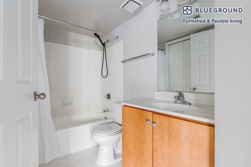 Building Photo - 2140 L St NW