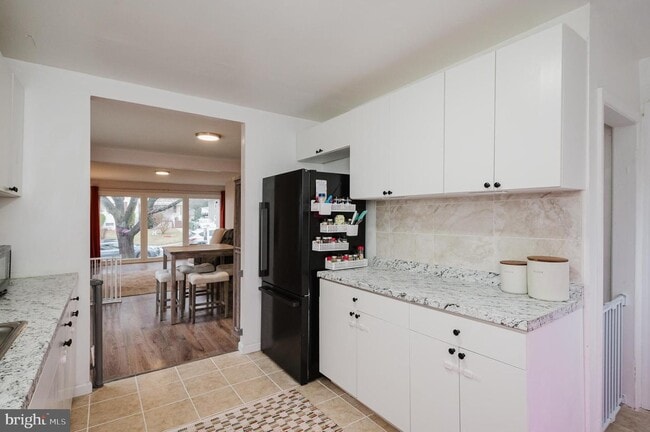 Building Photo - Single family house for rent in a fantastic location