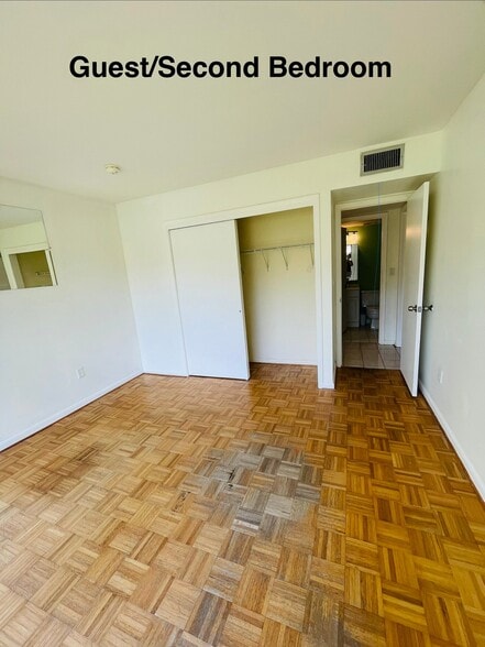 Building Photo - 850 S Village Dr