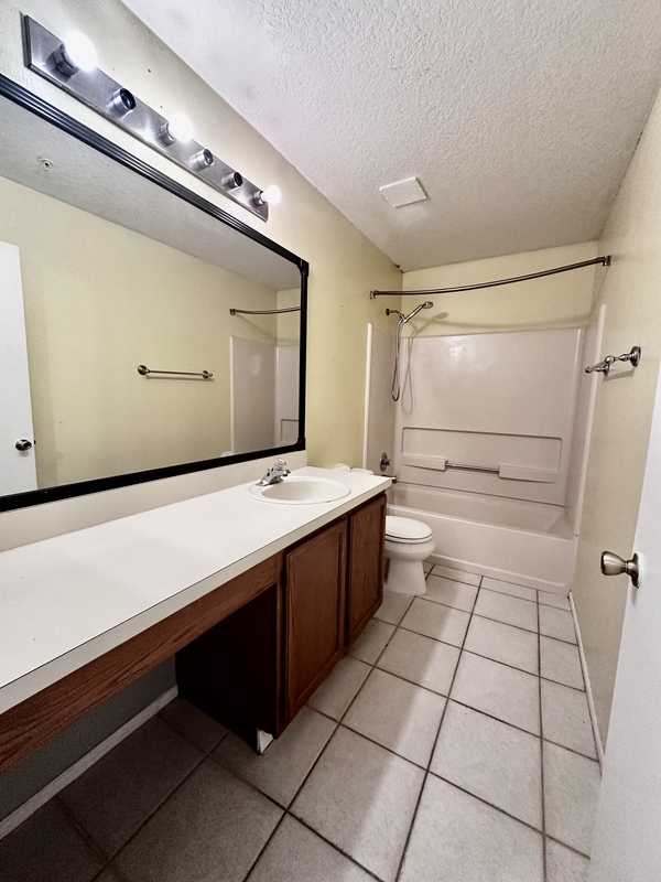 Building Photo - 144 Reserve Cir
