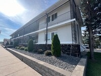 Building Photo - 121 W 2nd St