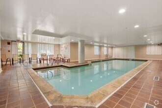 Building Photo - NEWTON 2 bed 2 bath - 9/1
