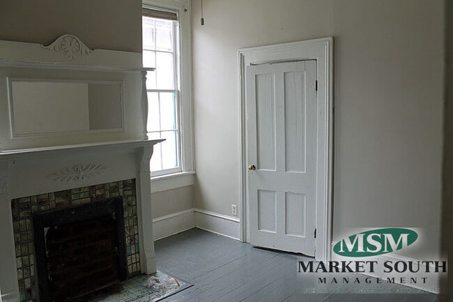 Building Photo - 308 E Waldburg St