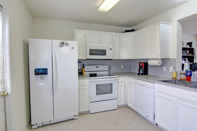 Building Photo - 7837 Wolverine Dr