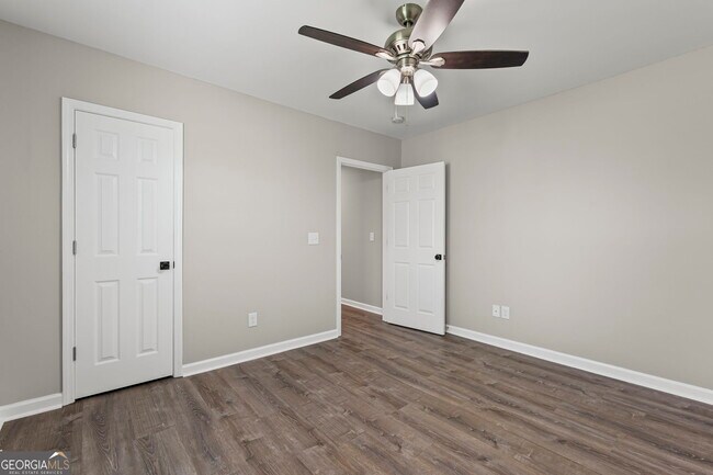 Building Photo - 261 Lagrange St