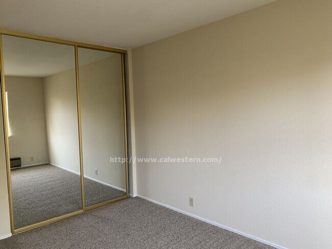Building Photo - Campbell, Lovely 2 Bedroom and 2 Bath Cond...