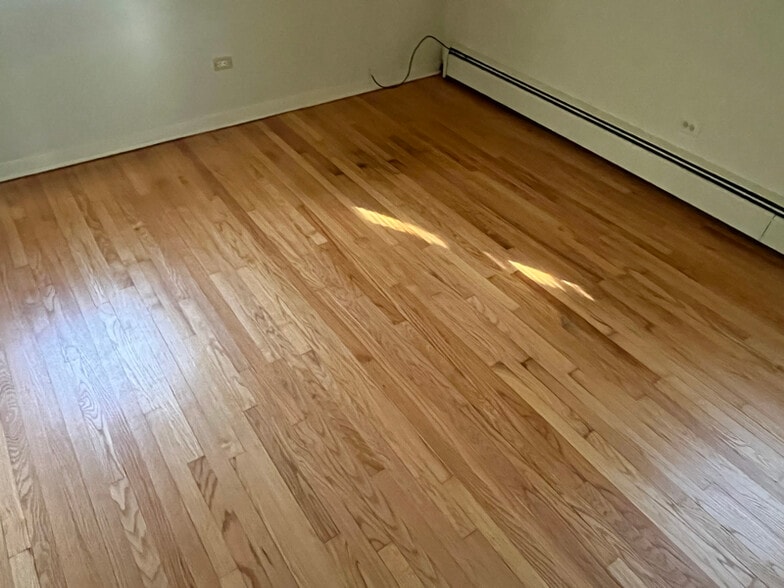 Building Photo - 2435 W 123rd St