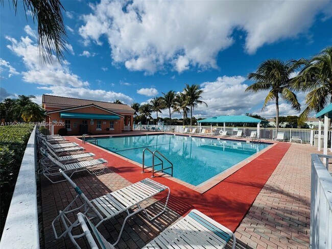 Building Photo - 1601 SE 24th Ct