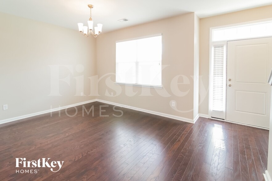 Building Photo - 7762 High Maple Cir