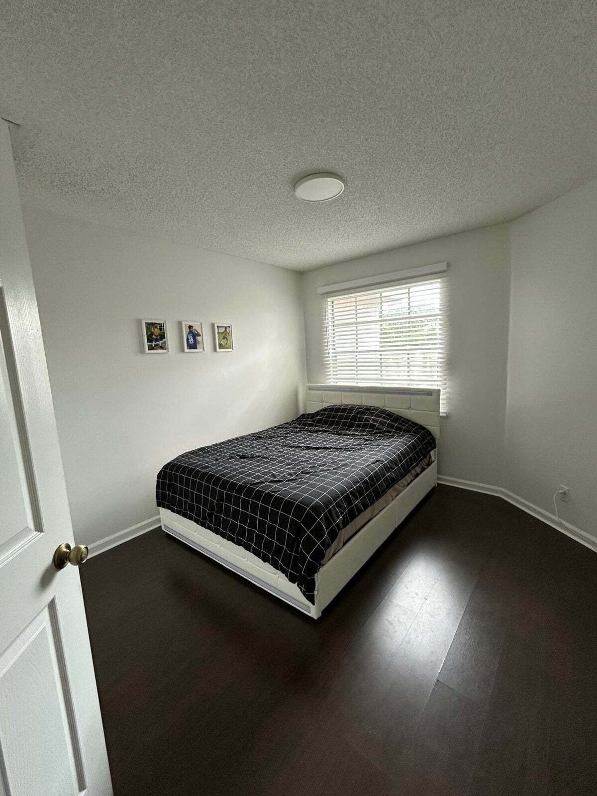 Building Photo - 20930 Via Jasmine