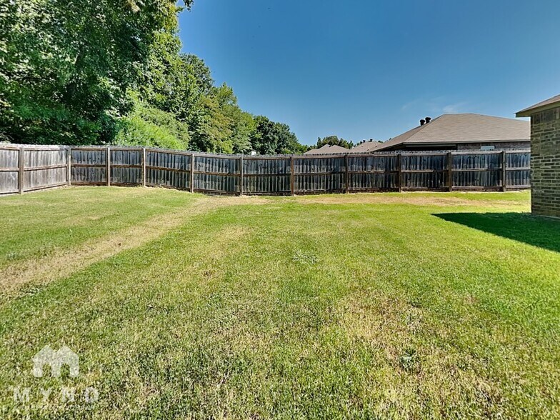 Building Photo - 100 Cedar Creek Loop