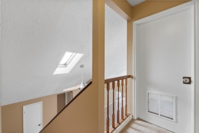 Building Photo - 8519 Wild Basin Dr