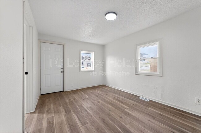 Building Photo - 2008 Pride Ave