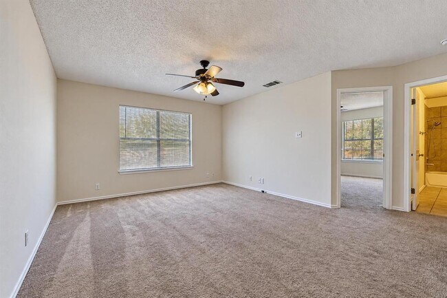 Building Photo - 2616 Oakwood Glen Dr