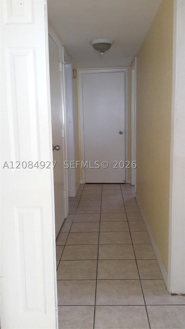 Building Photo - 7400 Miami Lakes Dr