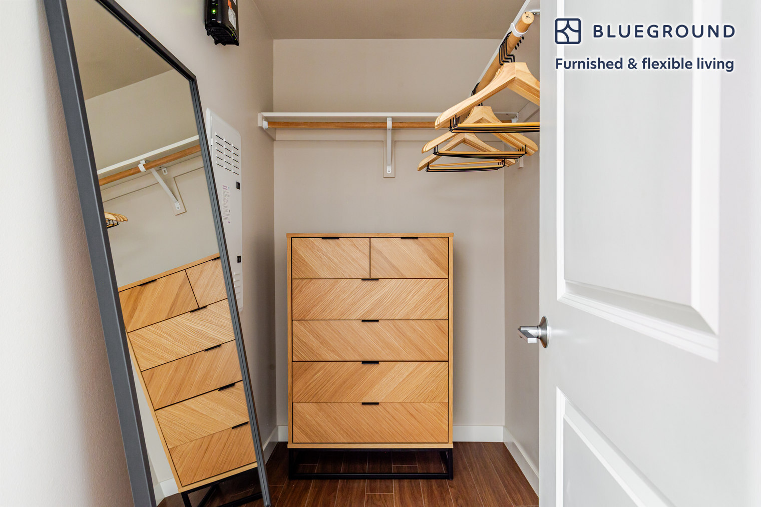 Building Photo - 10333 Main St