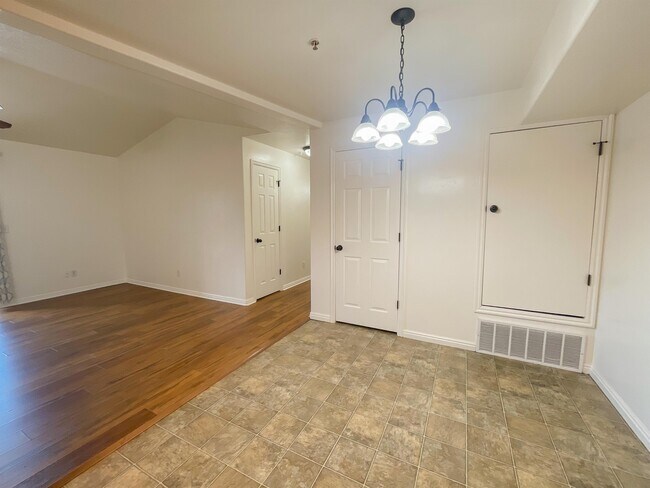 Building Photo - 8212 N Cedar Springs Rd