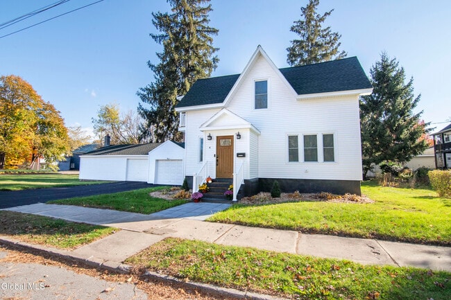 Primary Photo - 4 Van Buren St