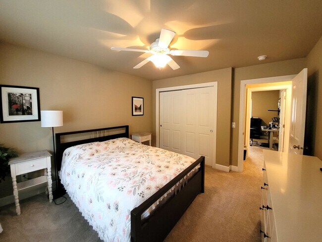 Building Photo - Beautiful Home in Desirable Geneva Neighborhood - 2700 sqft