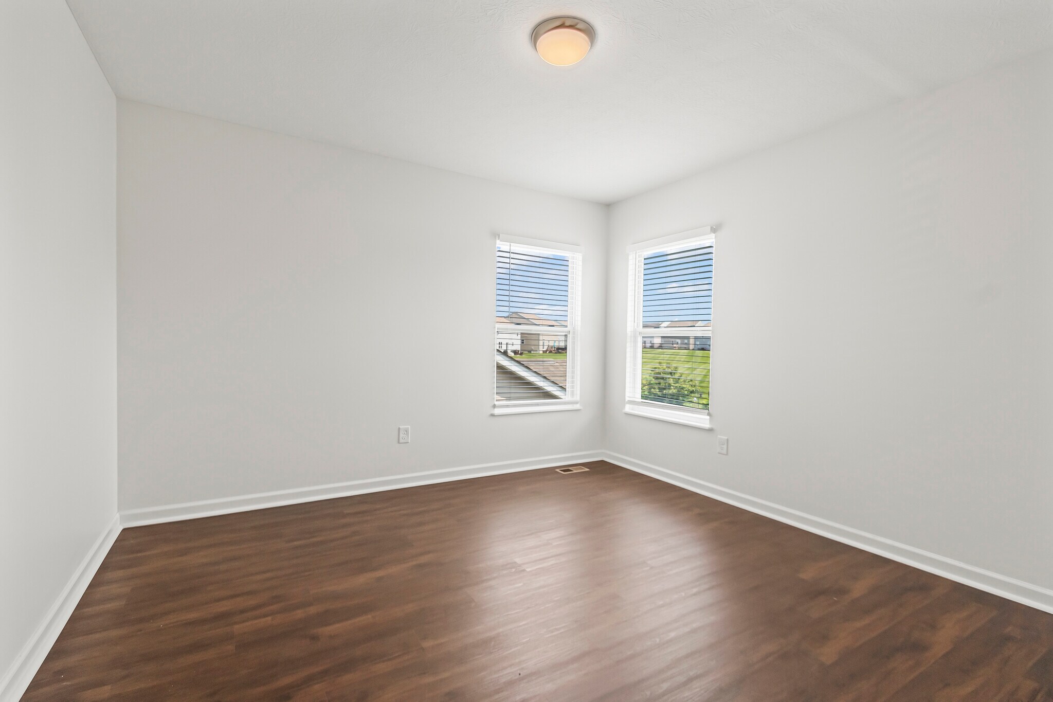 Building Photo - 136 Poe Ave