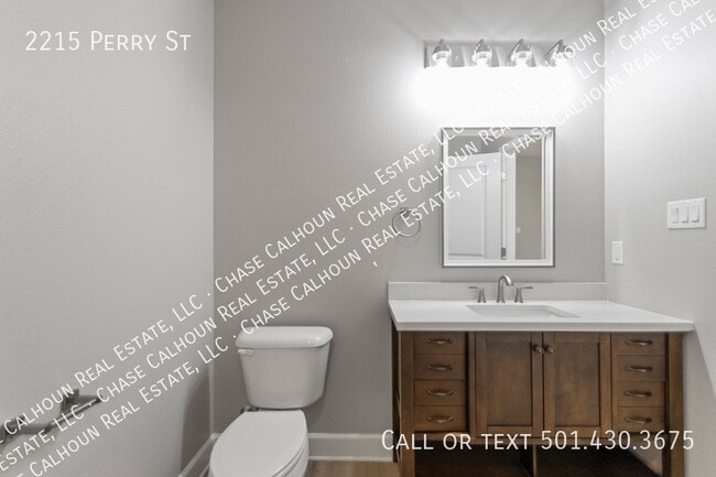 Building Photo - 2215 Perry St