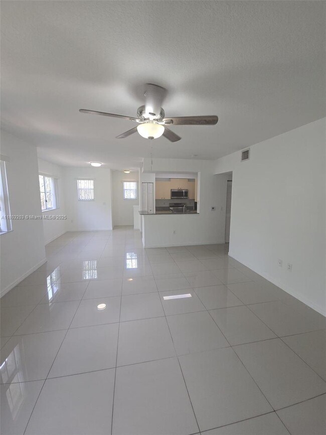 Building Photo - 2501 Centergate Dr