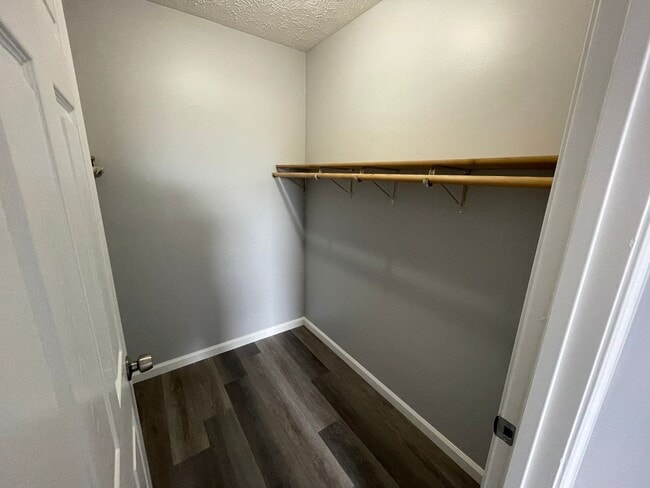 Building Photo - Remodeled 3 Bedroom Townhome