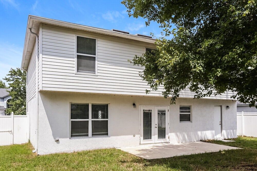 Building Photo - 7362 High Bluff Rd N