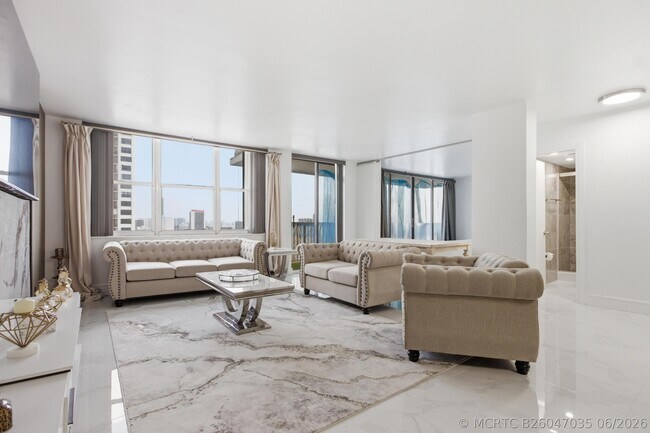 Building Photo - 2101 S Ocean Dr