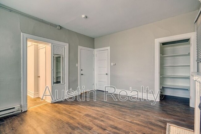 Building Photo - 322 N Newstead Ave