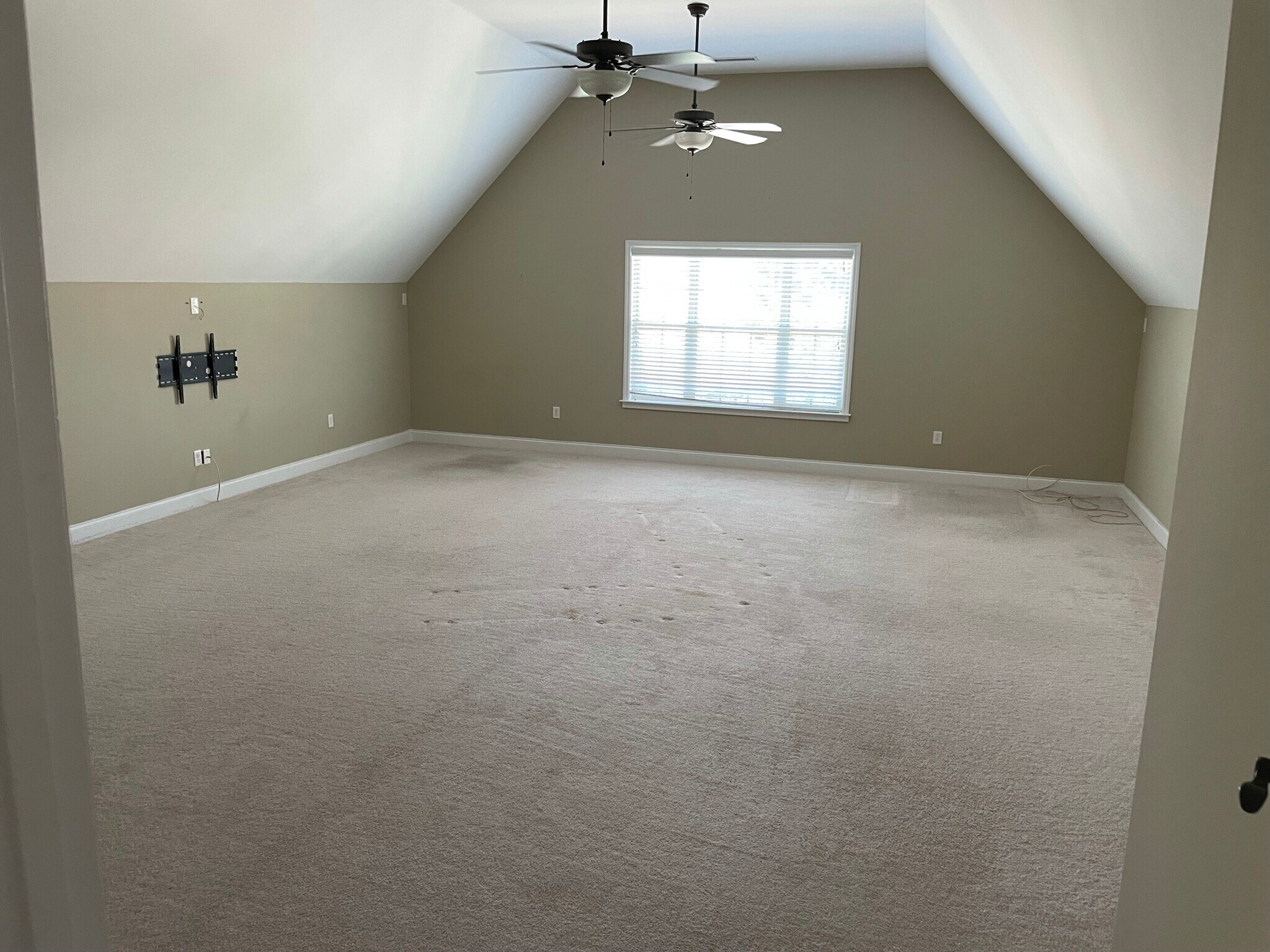 Building Photo - 7866 Steppingstone Ln