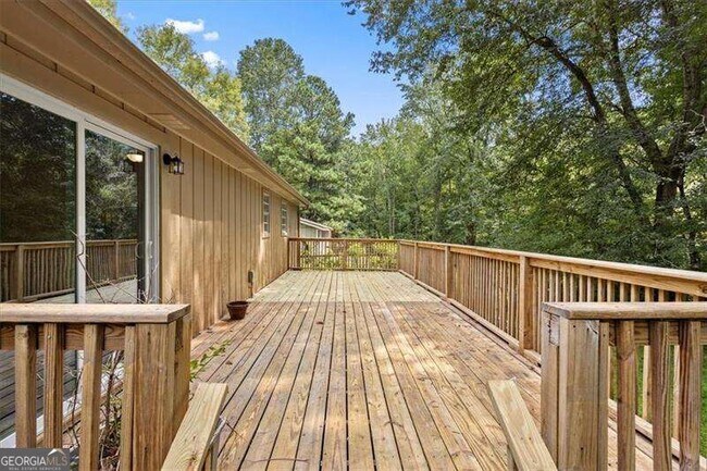 Building Photo - 3065 Tara Woods Dr
