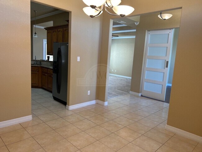 Building Photo - 203 Weeping Willow Ct