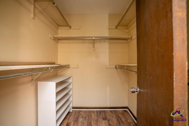 Building Photo - 420 Westcliff Cir