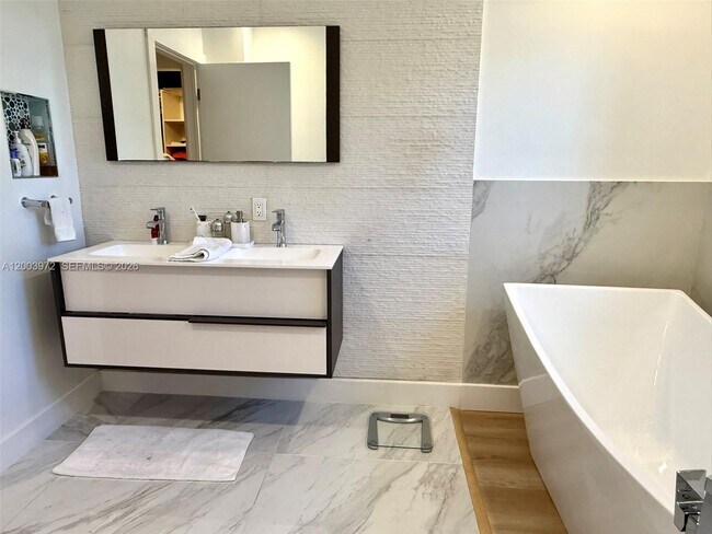 Building Photo - 6420 NW 109th Ave