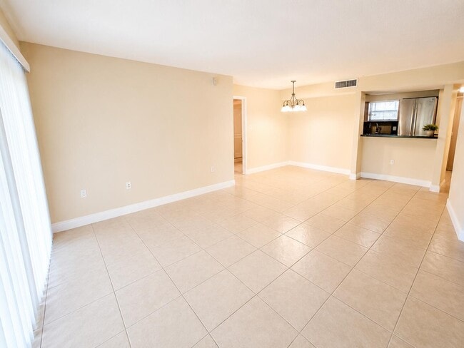 Building Photo - 4205 N University Dr