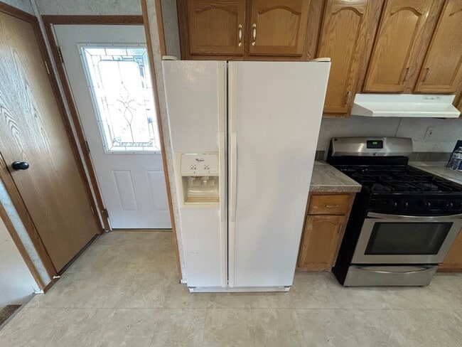 Building Photo - 3 Bedroom 2 Bath High-End Mobile Home with...