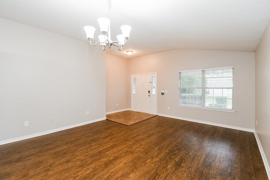 Building Photo - 2530 Fox Hill Ln