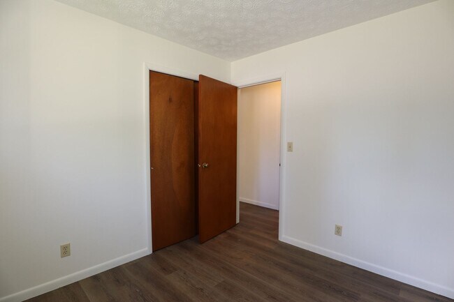 Building Photo - 3 Bedroom Thorntown Rambler!