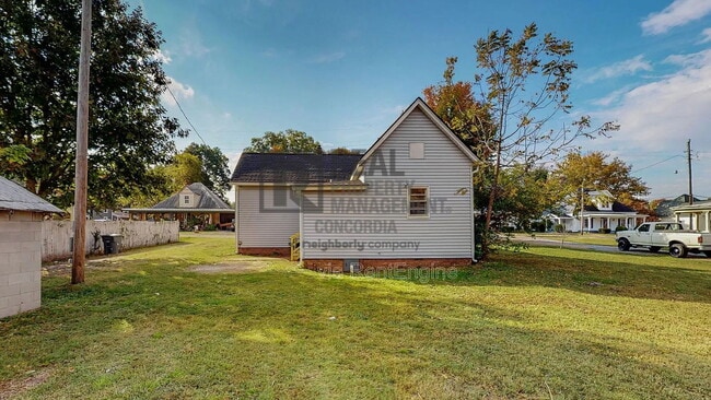 Building Photo - 112 High St