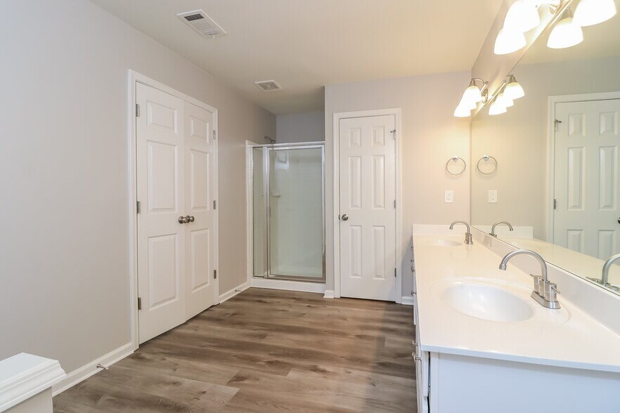 Building Photo - 6285 Whirlaway Dr