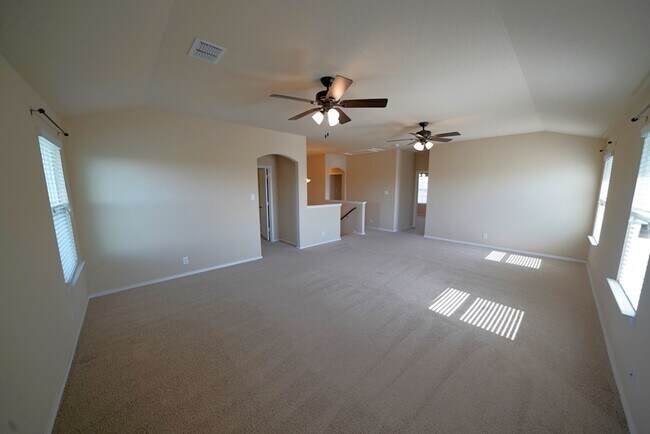 Building Photo - Gorgeous Selma Living with a Inground Pool! Realtor Commission: $625