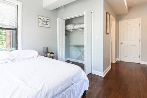 Building Photo - 3301 N Harding Ave