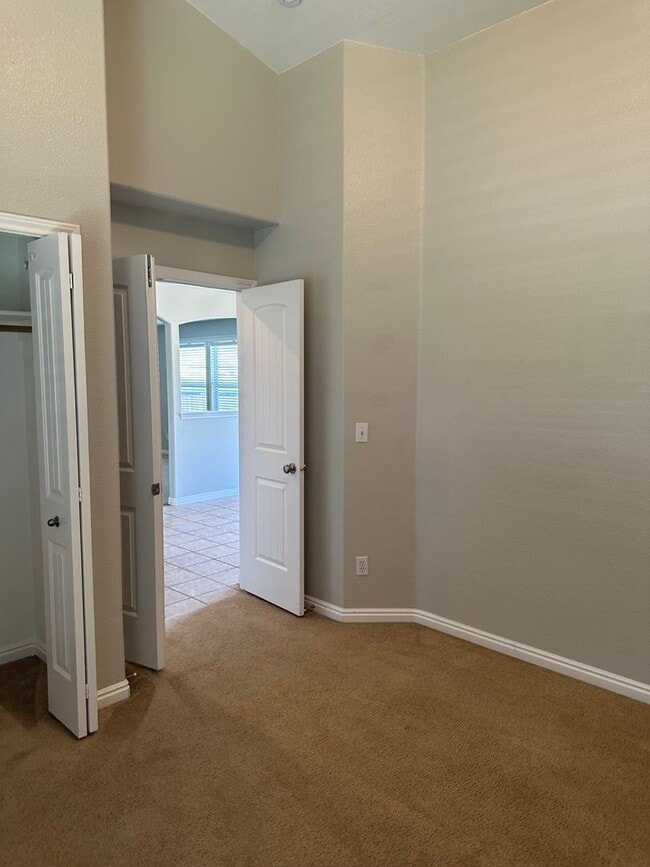 Building Photo - $1,995.00 / Ready Now this 4 bedroom home ...