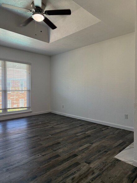 Building Photo - 4317 Hartford St