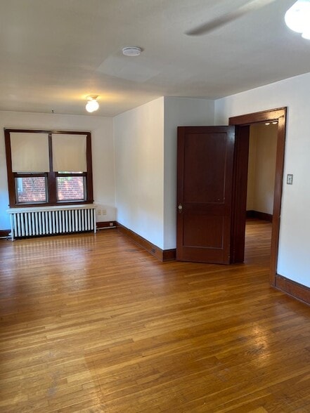 Living room - 319 Amherst St