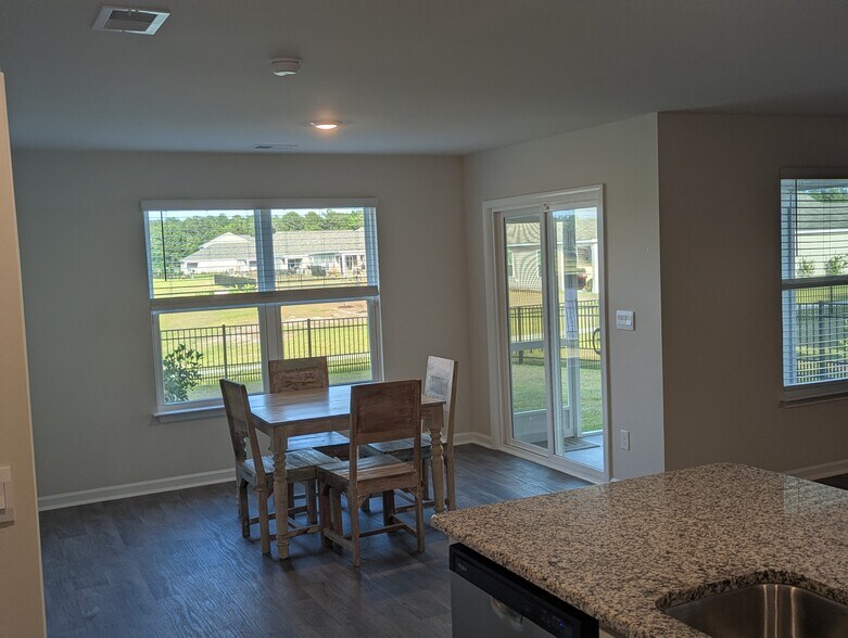 Building Photo - 4521 East Coast Ln