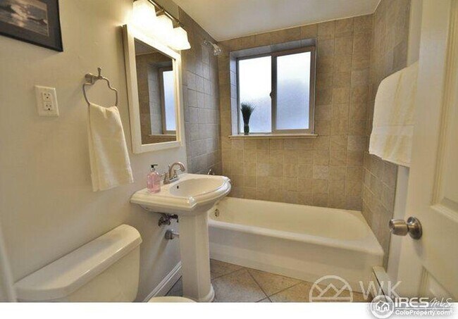 Building Photo - 276 S Sherman St